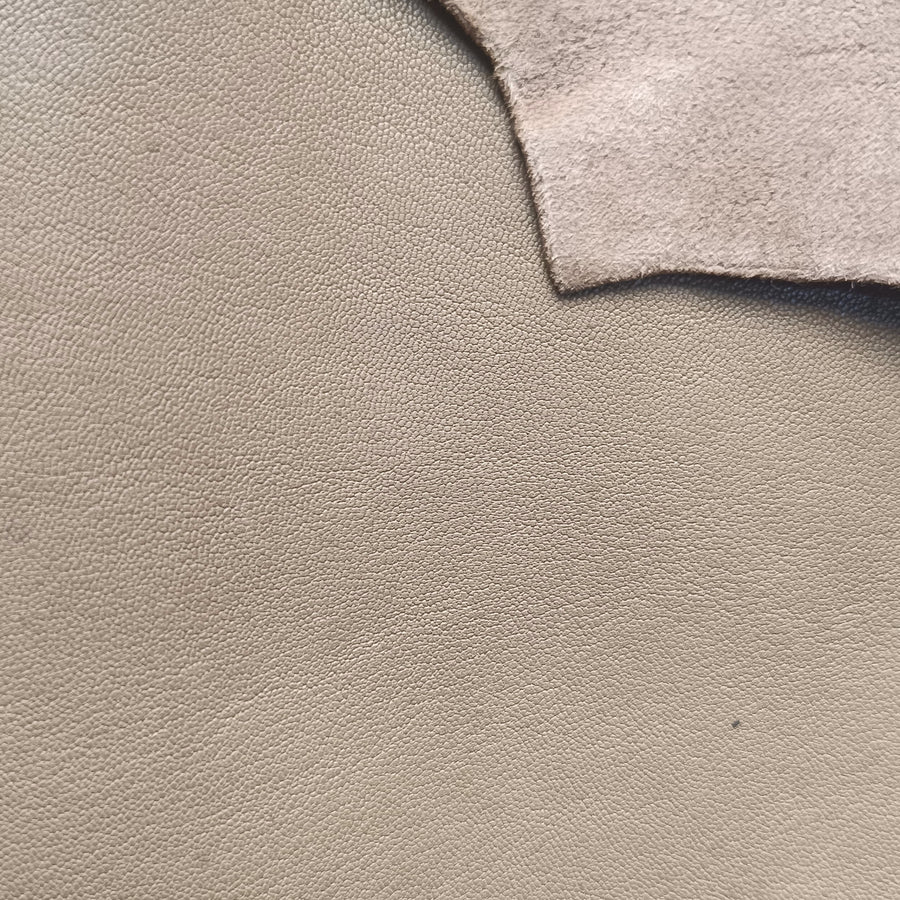 Leather Lamb Skin Thickness : 0.9- 1.1 mm