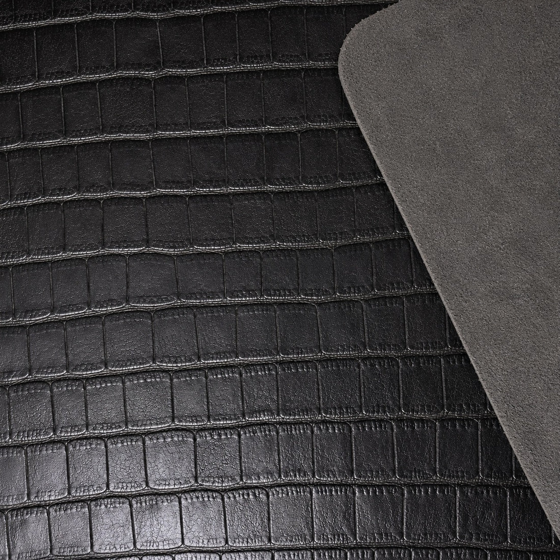 Crocodile Embossed Luxe Leather 1.3-1.5 MM